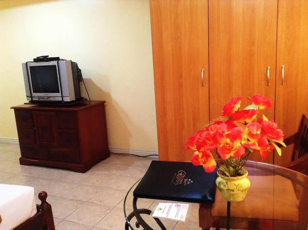 Crown Regency Residences Davao City 4*,  Filipinas